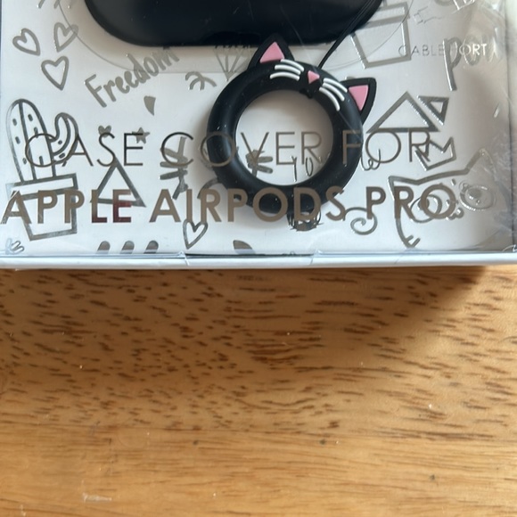 Apple AirPods Pro Case Cover - Picture 4 of 4